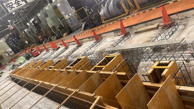 プレスロボットラインの工事が進んでいます